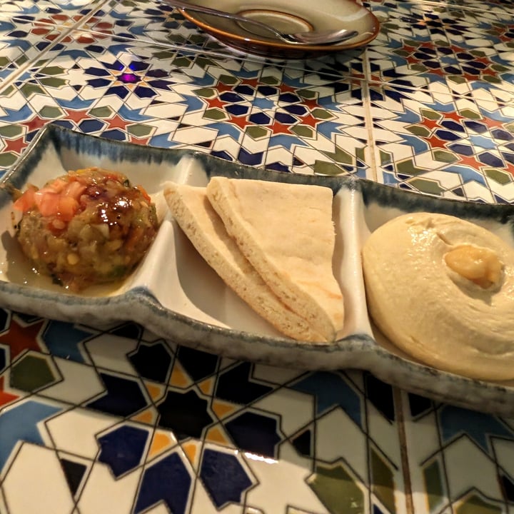 photo of Kazbar Hummus and Babaganoush Starter shared by @stevenneoh on  27 Mar 2024 - review