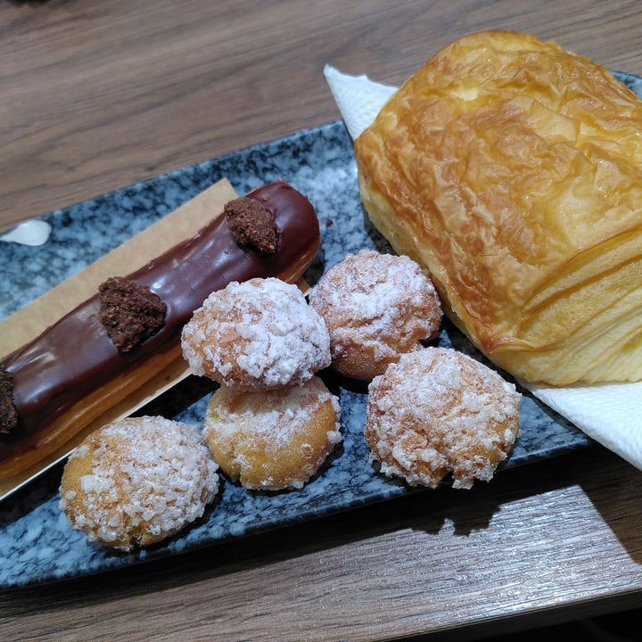 photo of VG Pâtisserie - Pâtisserie Végétale Chouquettes shared by @bezette on  30 Mar 2025 - review