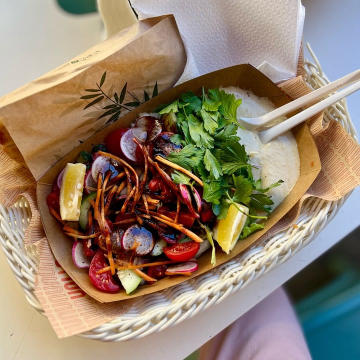 photo of NUN Taste of Middle East insalata con hummus shared by @fedebonny on  05 Oct 2025 - review
