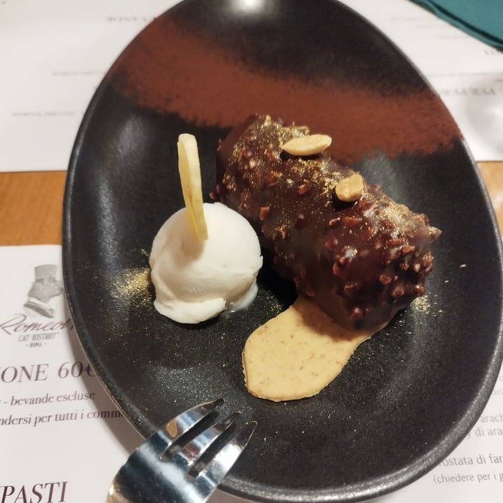 photo of Romeow Cat Bistrot Snickers shared by @sveva88 on  04 Nov 2024 - review