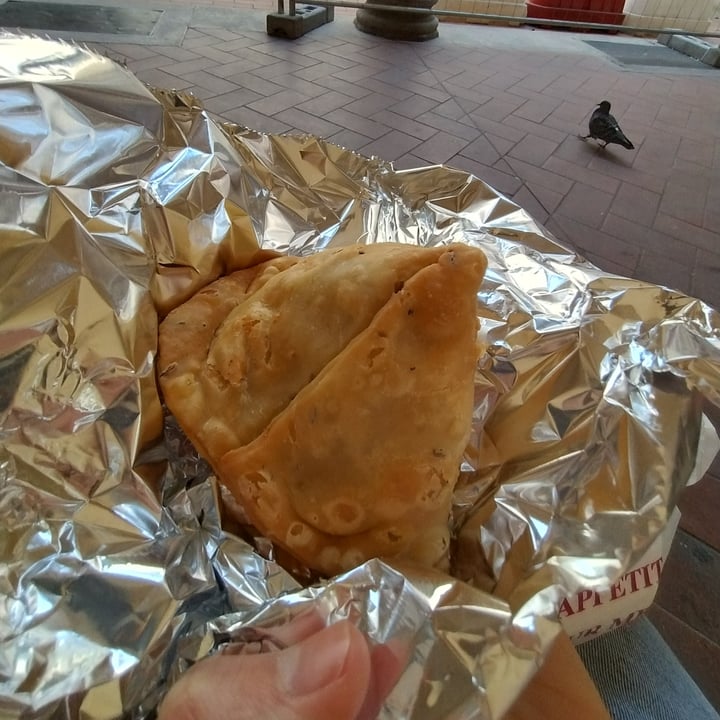 photo of Agra Take Away Indiano Samosa shared by @vanessaaa on  07 Apr 2024 - review