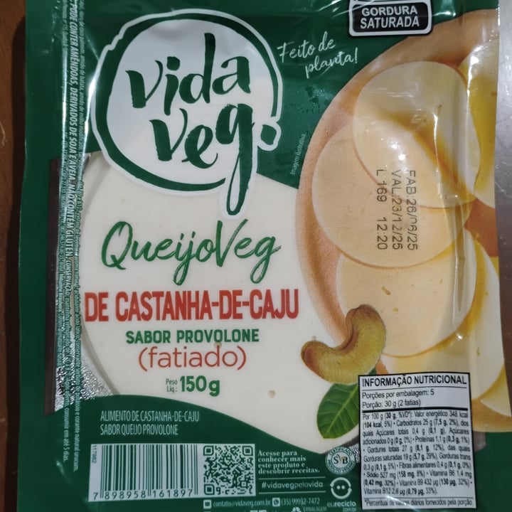 photo of Vida Veg Queijo de castanha de caju sabor provolone fatiado shared by @distarvegan on  02 Oct 2025 - review