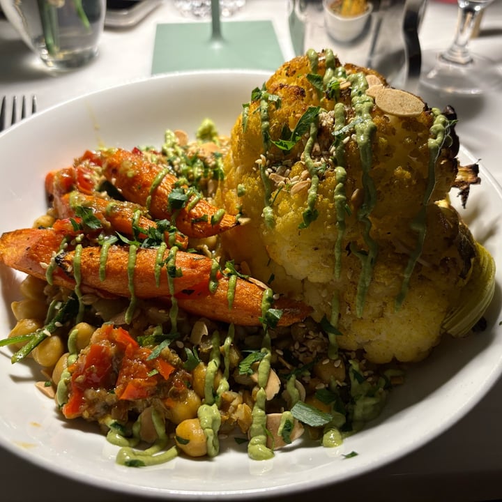photo of Verbena Restaurant CURRY ROASTED CAULIFLOWER & CARROTS shared by @ashtothexo on  03 Feb 2025 - review