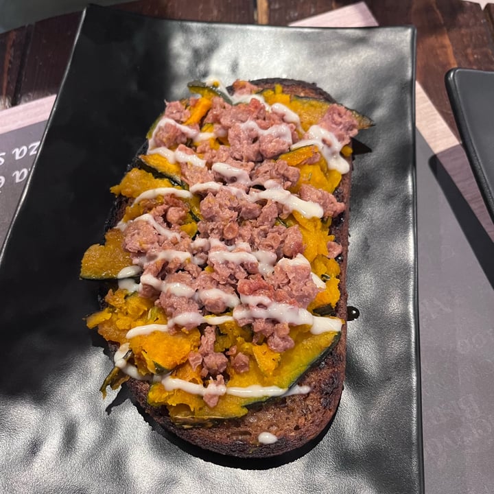 photo of Arrecrià bistrot bruschettone zucca e salsiccia shared by @tania- on  05 Oct 2025 - review