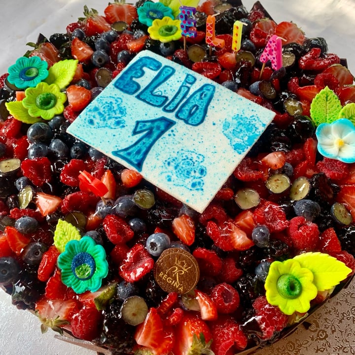 photo of Pasticceria Regina torta vegana shared by @chiarabrambs on  16 Aug 2024 - review