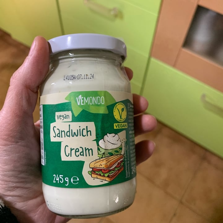photo of Vemondo Vegan Sandwich Spread shared by @coloratantonella on  07 May 2024 - review