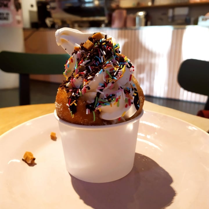 photo of Brammibal's Donuts oatly ice cream shared by @rominaguch on  14 Nov 2023 - review