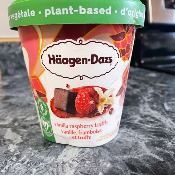photo of Häagen-Dazs Vanilla Raspberry Truffle shared by @smsilly on  20 Aug 2023 - review