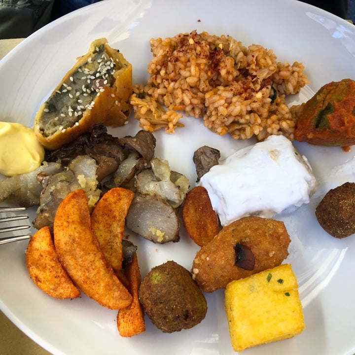 photo of Ops! Buffet a peso shared by @aaaagaaataaaa on  17 Nov 2023 - review