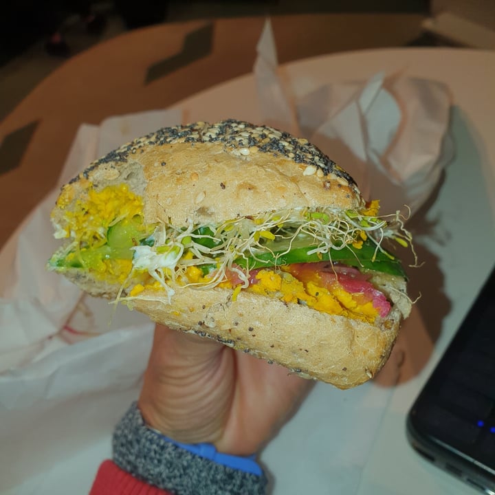 photo of Veganista/The LaLa hummus sandwich shared by @zianena on  22 Apr 2024 - review