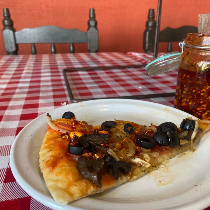 photo of Pambrinos Pizza Pizza vegana shared by @sinaeisra on  03 Sep 2025 - review