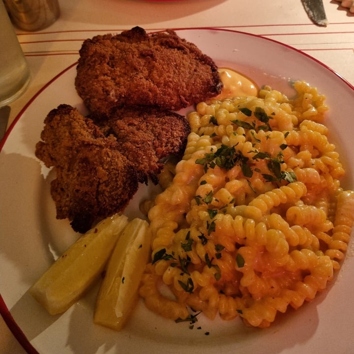 photo of Tita la vedette Milanesas de Girgolas con fideos cable de teléfono shared by @veroflagitonte on  12 Aug 2024 - review