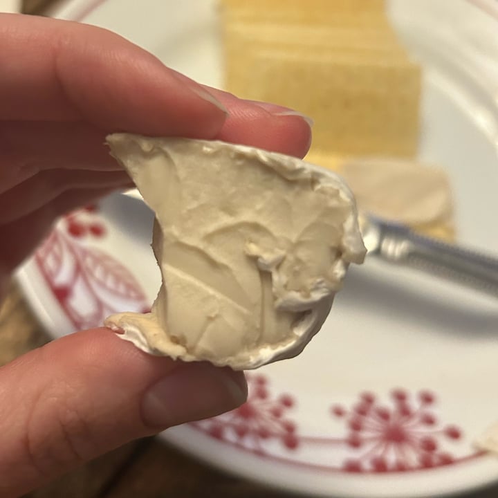 photo of Nourish (The Planet) Artisan Brie shared by @veganchailatte on  16 Nov 2023 - review