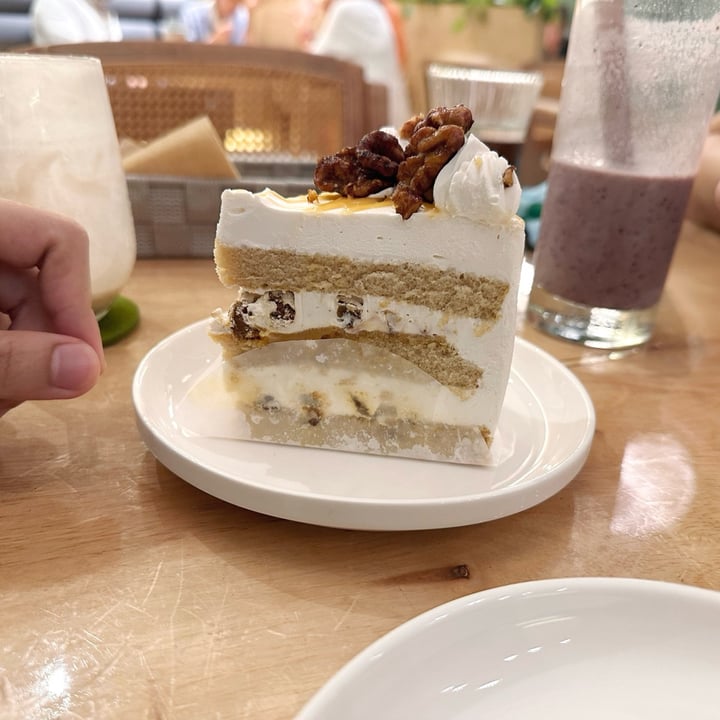 photo of Brown Poodle Cafe Salted Caramel Walnut Cake shared by @dafnelately on  16 Oct 2023 - review