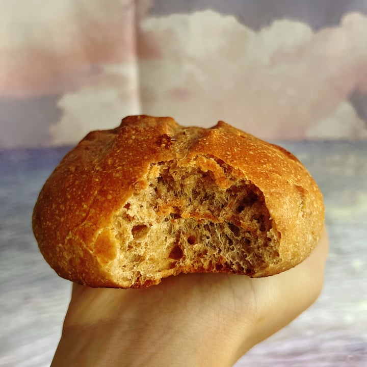 photo of Loving Nature Fortunate Coffee Cafe SG Cinnamon Walnut Bun shared by @consciouscookieee on  06 Oct 2025 - review