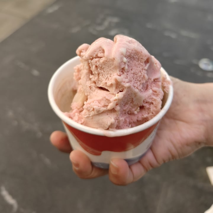 photo of Kind Kones Strawberry Lychee shared by @cwjw on  21 Feb 2025 - review