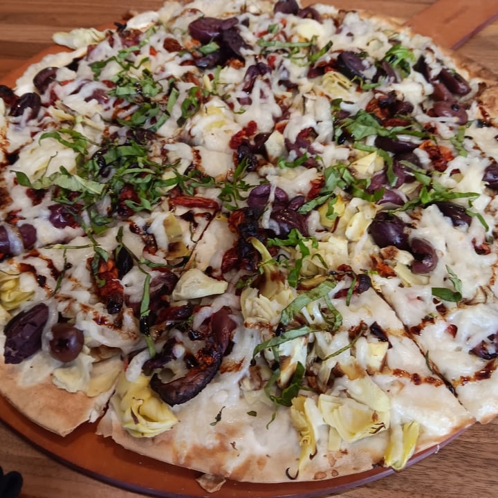 photo of Jules' Bistro Mediterranean Flatbread shared by @ella-rose07 on  24 Apr 2024 - review