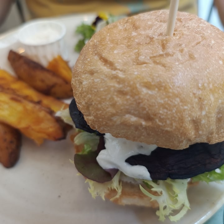photo of Aromaticus Burger Di Portobello shared by @marsancaro on  19 May 2024 - review