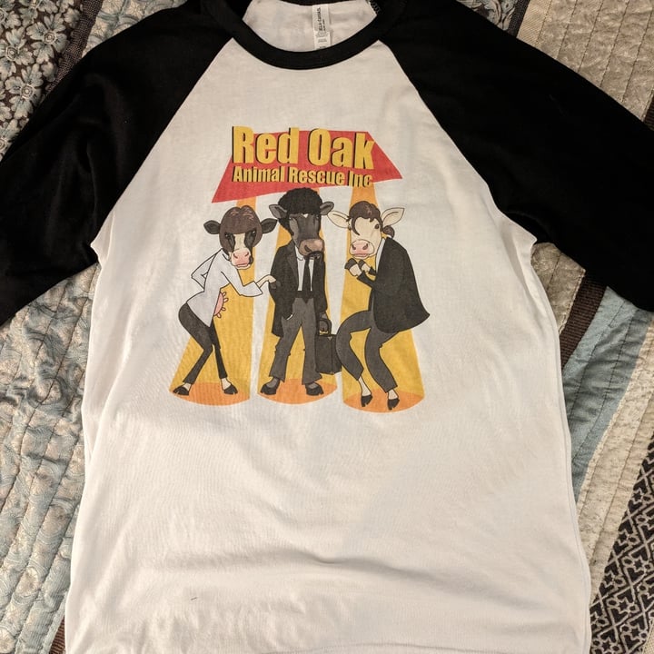 photo of Red Oak Animal Rescue Pulp Fiction Baseball Tee shared by @edav334 on  18 Apr 2024 - review