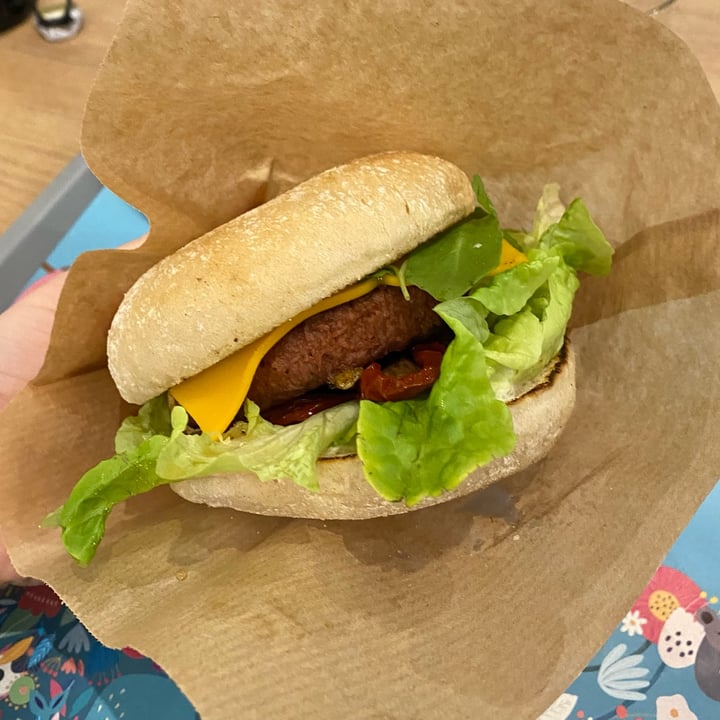 photo of Khambú hamburguesa toscana shared by @tsarinaveg on  05 Jan 2024 - review