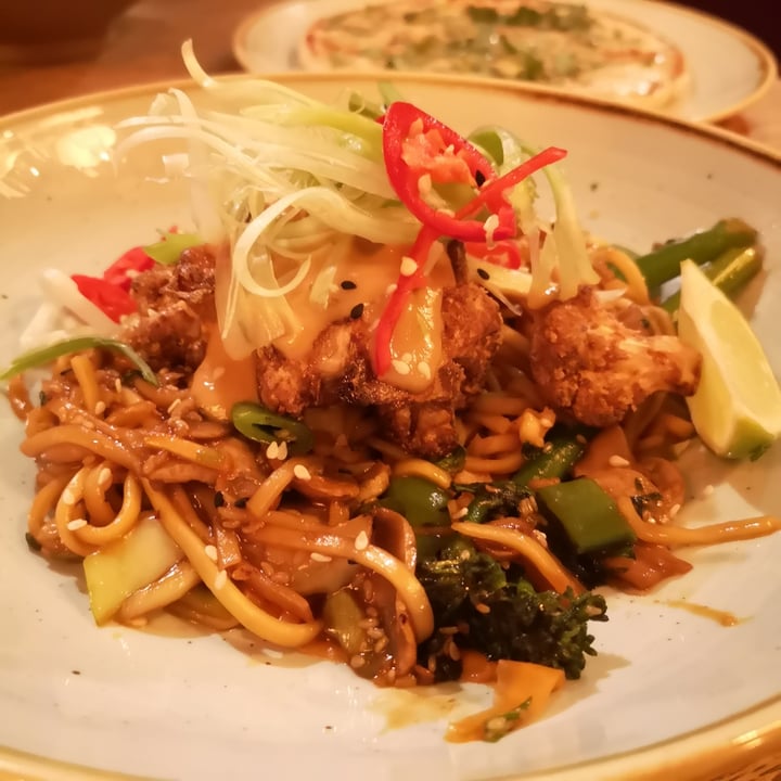 photo of Vivo Lounge Vegan Bang Bang Cauliflower shared by @think-of-the-euth on  22 Nov 2023 - review