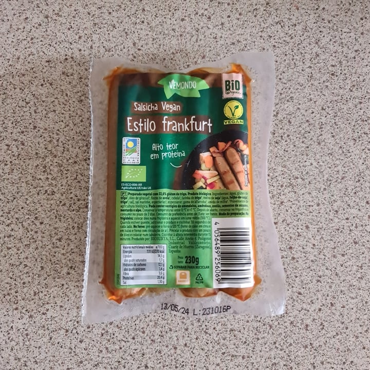 photo of Vemondo  Vegan sausages - Frankfurt style shared by @maortt on  22 Dec 2023 - review