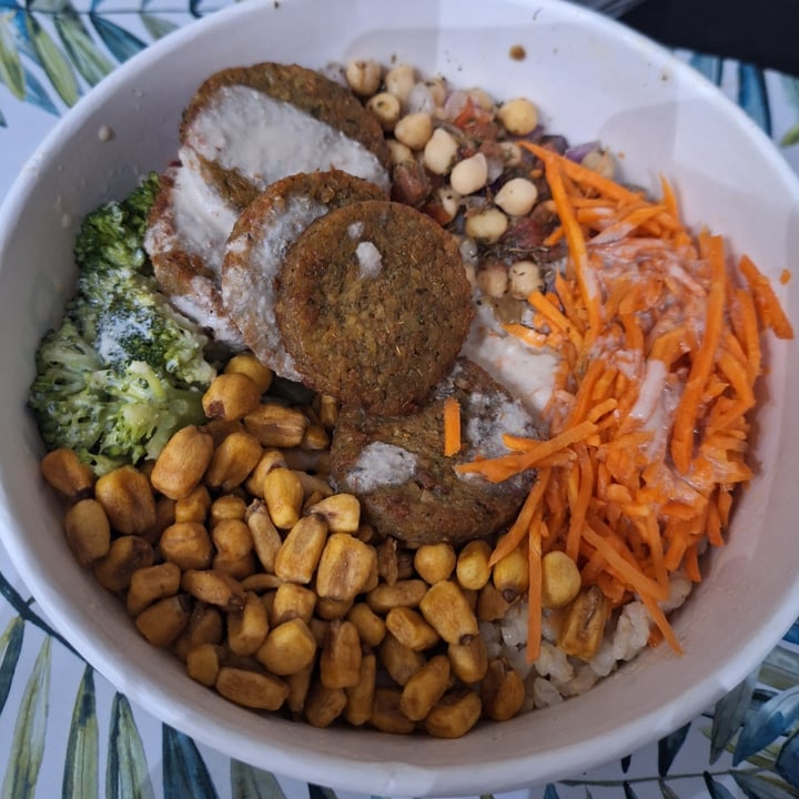 photo of Boali @ Praiamar Shopping Bowl Arroz Integral com Falafel (vegano) shared by @nalunutriveg on  15 Jan 2024 - review