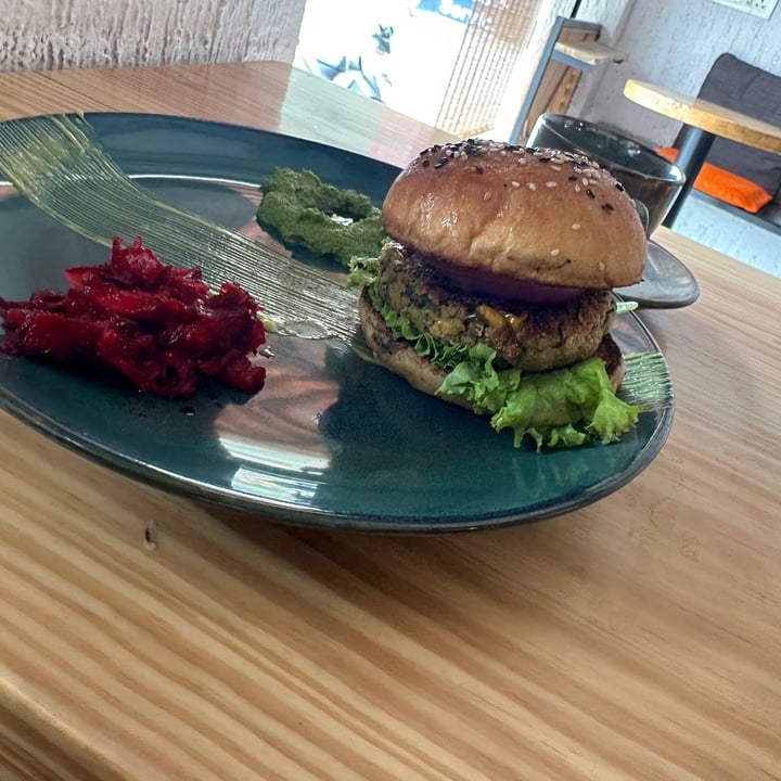 photo of Depth N Green - ಡೆಪ್ತ್ ಎನ್ ಗ್ರೀನ್ Dng Burger shared by @yasminahammoud on  03 Jan 2024 - review