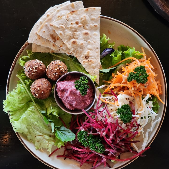 photo of Chill Restaurant Bar Falafel And Hunmus shared by @vegandiaries on  11 May 2024 - review