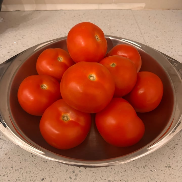 photo of Woolworths Food Salad Tomatoes shared by @leyyakhan on  07 Oct 2025 - review
