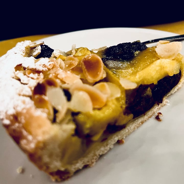 photo of Il Vegetariano crostata agrumi e mandorle shared by @miba on  07 Mar 2024 - review