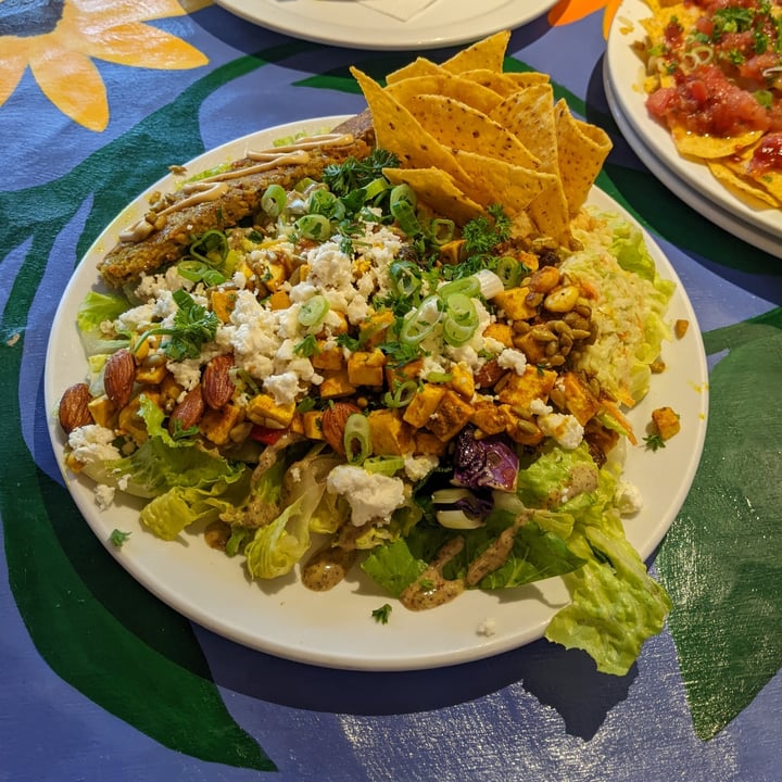 photo of L'Innocent Salade Falafel Maison, Chipotle Vegan shared by @teofanaiacob on  03 Aug 2024 - review
