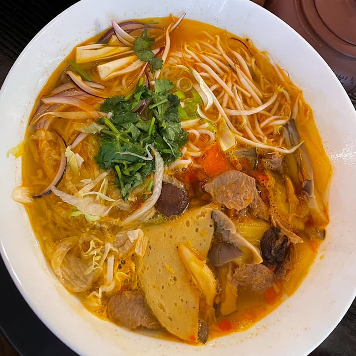 photo of Linh's Vegan Corner Bún Huế shared by @katelouisepowell on  05 Apr 2024 - review