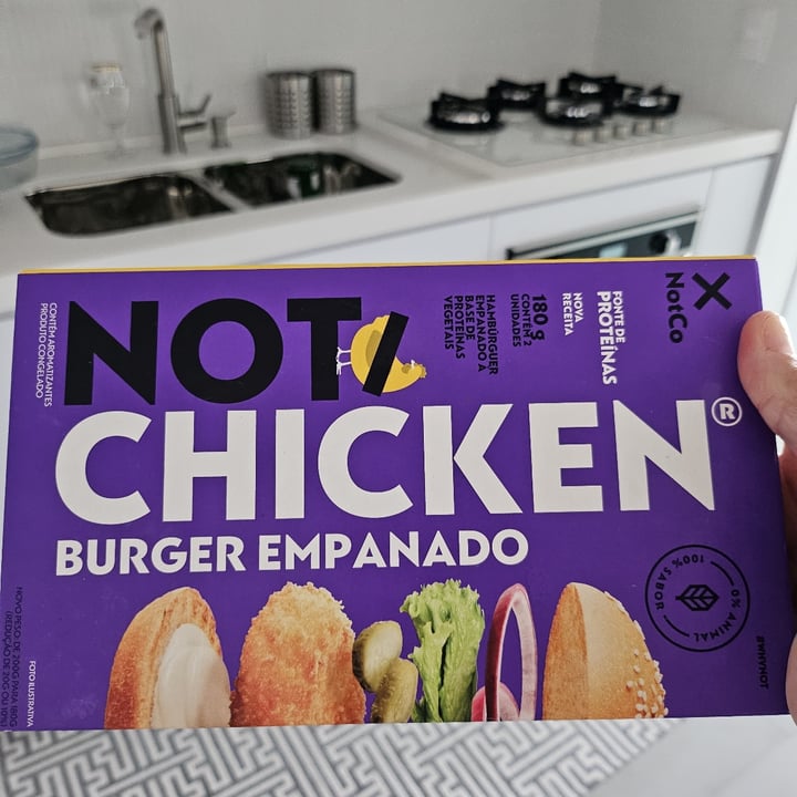 photo of NotCo hamburger de frango shared by @iaraturrin on  01 Nov 2023 - review