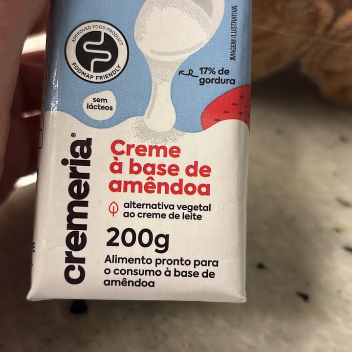 photo of cremeria creme vegetal Creme De Amendoas shared by @malulemos on  09 Oct 2025 - review