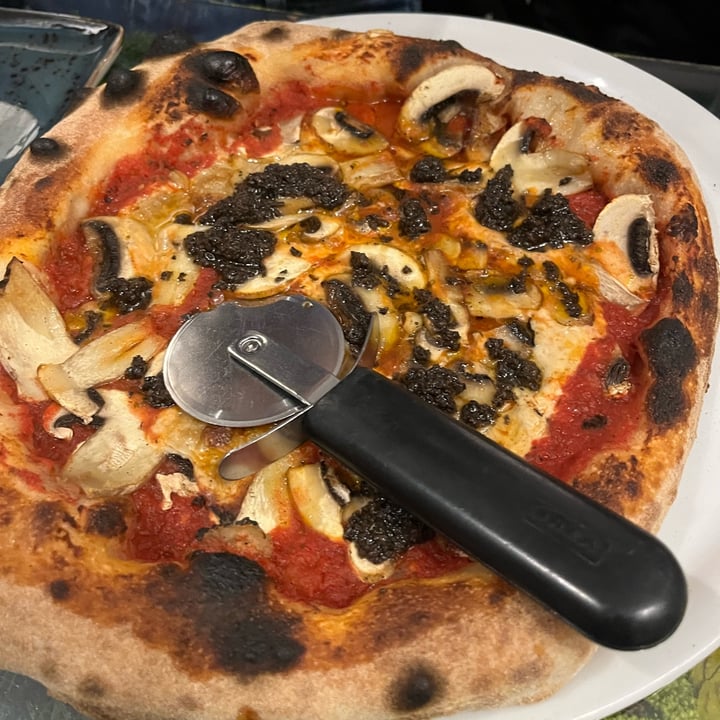 photo of Pizzi & Dixie Pizza Tartufata shared by @laysvinagreta on  09 Mar 2024 - review