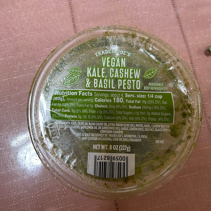 photo of Trader Joe's Vegan Kale, Cashew & Basil Pesto shared by @calista on  13 May 2024 - review