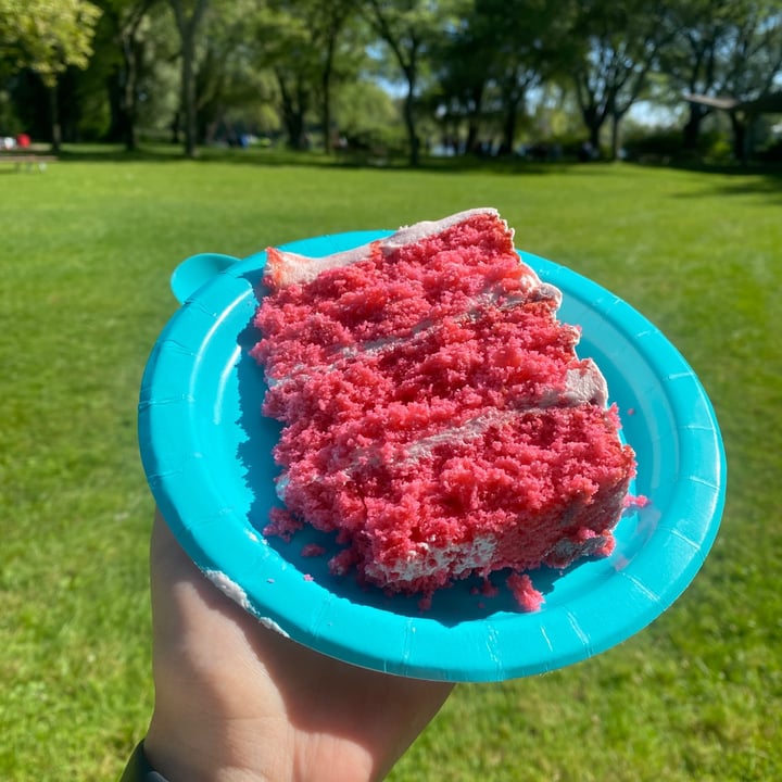 photo of Bunner's Bakeshop Strawberry Crumb Cake shared by @th-vegan on  28 Aug 2023 - review