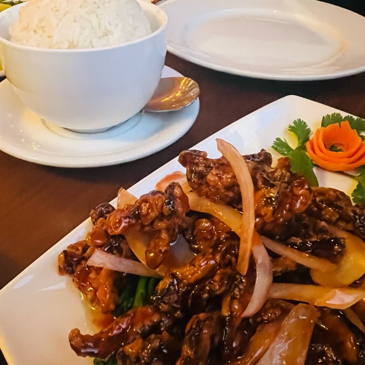 photo of The Orchid Vegan Restaurant Lemon Vegan Chicken shared by @karenbc on  17 Apr 2025 - review
