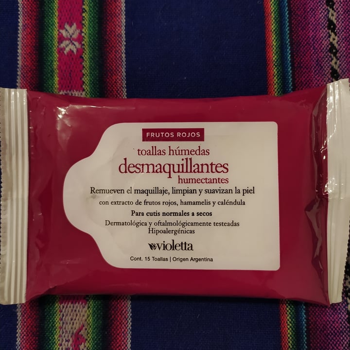 photo of Violetta cosméticos Toallitas húmedas desmaquillantes. Frutos rojos shared by @psialeilla on  30 Aug 2023 - review