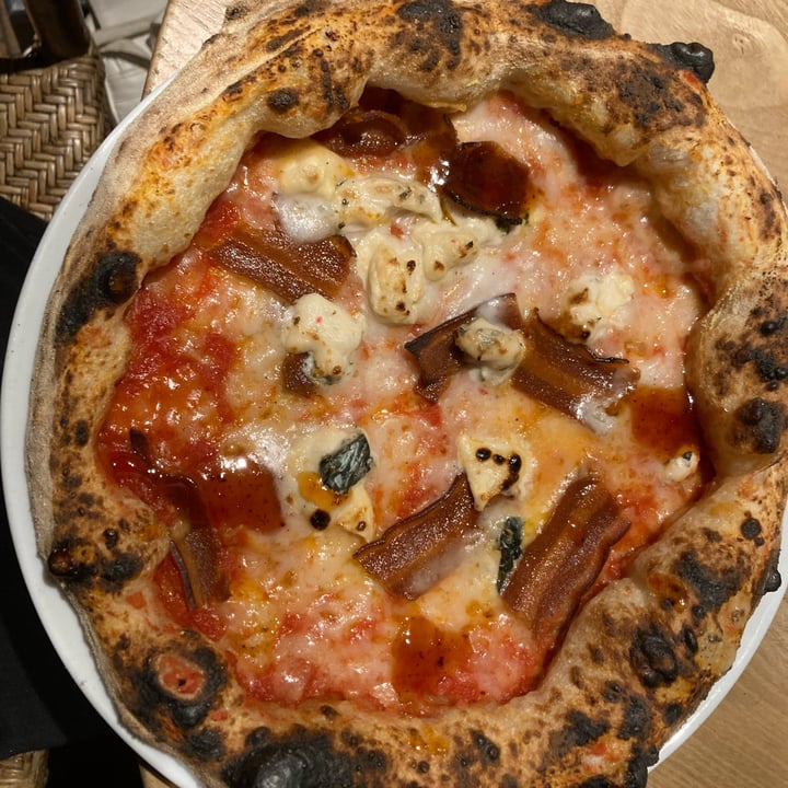 photo of Purezza - Vegan Pizza Camden Four Cheese Pizza shared by @valedv on  10 Oct 2023 - review