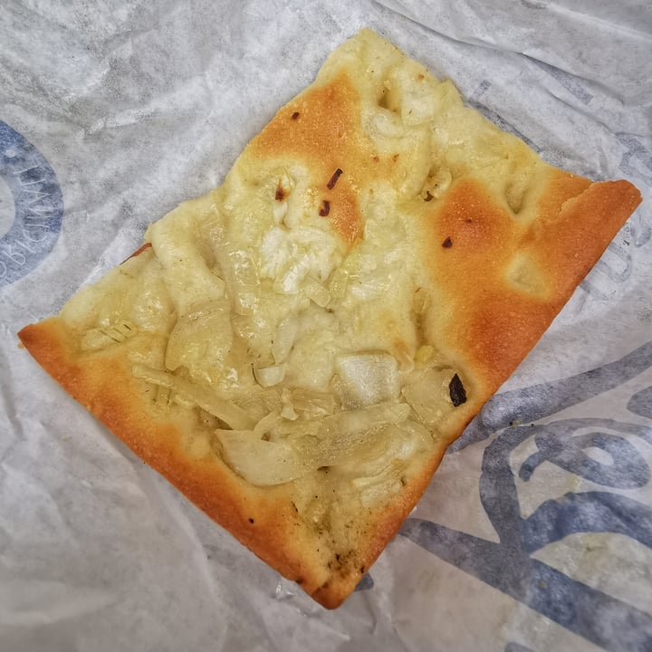 photo of Revello Focaccia con cipolle shared by @posataverde on  13 Aug 2025 - review