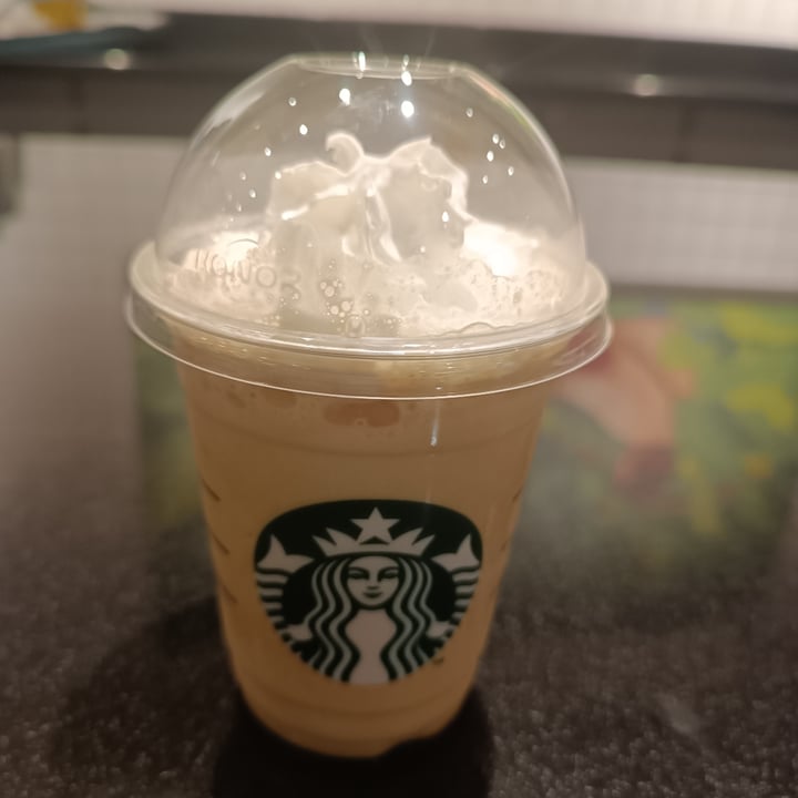 photo of Starbucks Árkád caramel frappuccino (veganized) shared by @flowvegan on  15 Jun 2024 - review