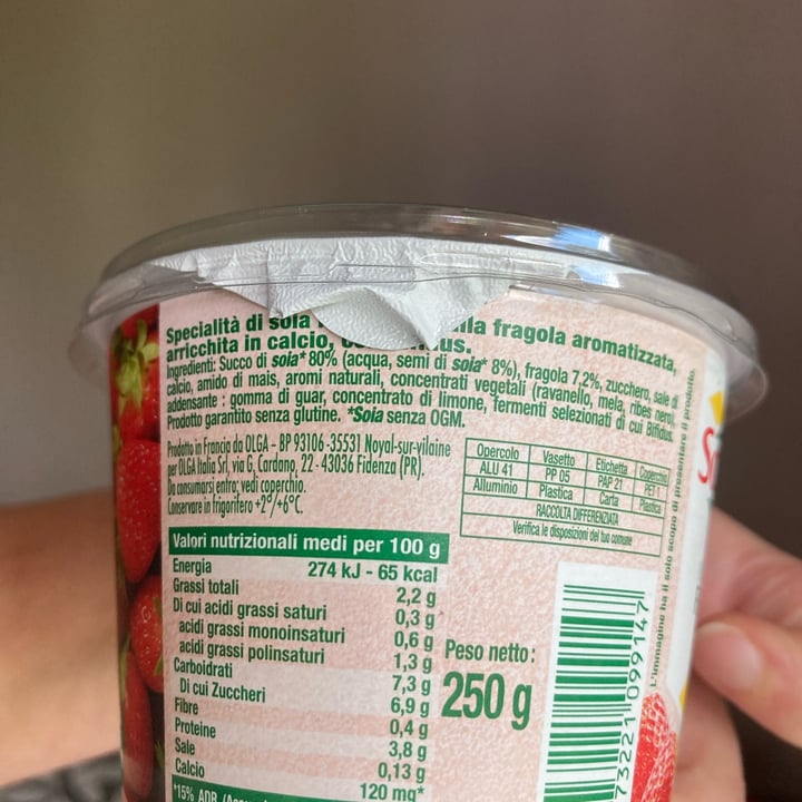 photo of Sojasun bifidus fragola shared by @ac5drawing on  20 Aug 2024 - review