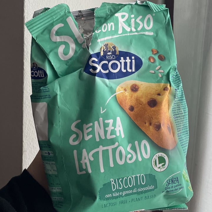 photo of scotti biscotto con riso e gocce di cioccolato shared by @clelialuisa on  04 May 2024 - review