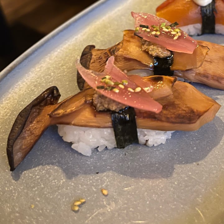 photo of NORI WAY Nigiri Funghi Oyster shared by @chiaraverte on  20 Sep 2024 - review