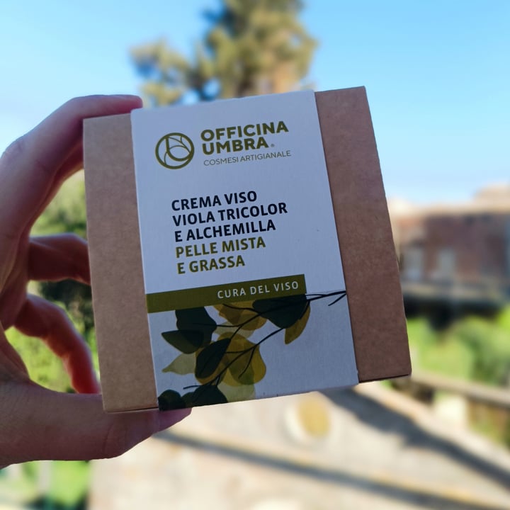 photo of officina umbra crema viso pelle mista e grassa shared by @luana92 on  20 Mar 2024 - review