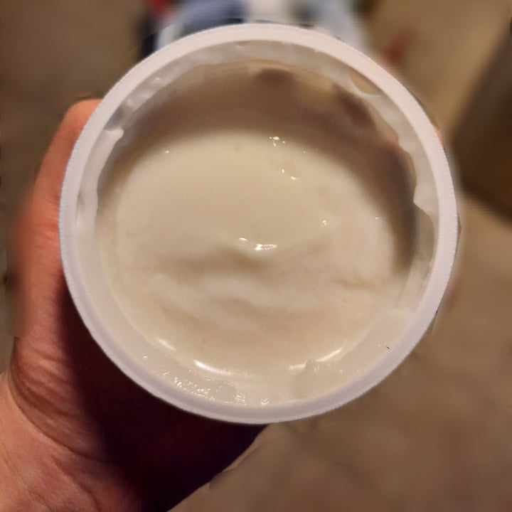 photo of So Delicious Dairy Free Coconutmilk Yogurt Alternative Vanilla shared by @anonvegan on  05 Sep 2023 - review