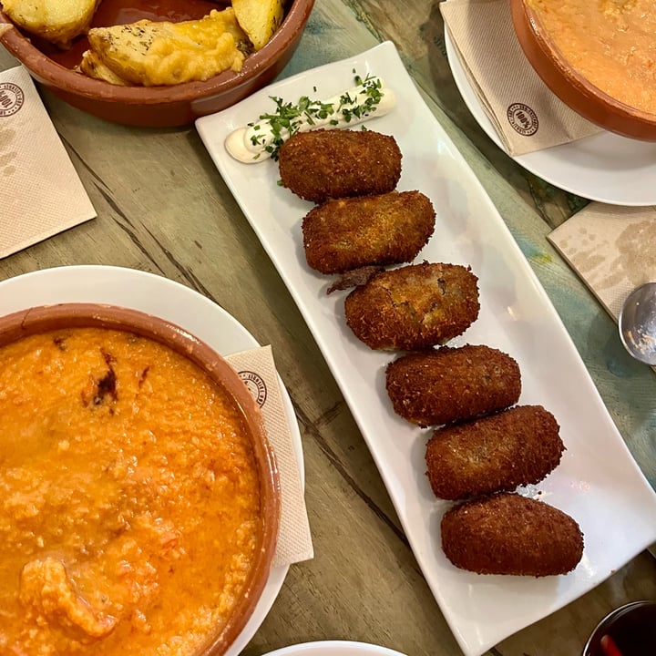 photo of Pura Vida Vegan Bar (Santa y Pura) Croquetas shared by @vulcanoattivo on  08 May 2024 - review