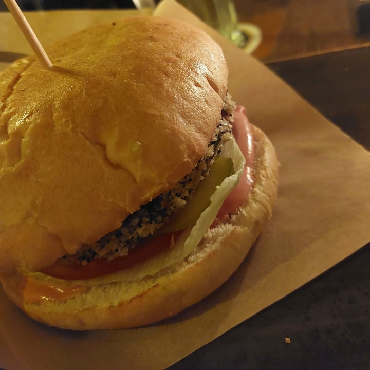 photo of Shaka Burgerhouse Megan’s Vegan Burger shared by @night92 on  31 Aug 2023 - review